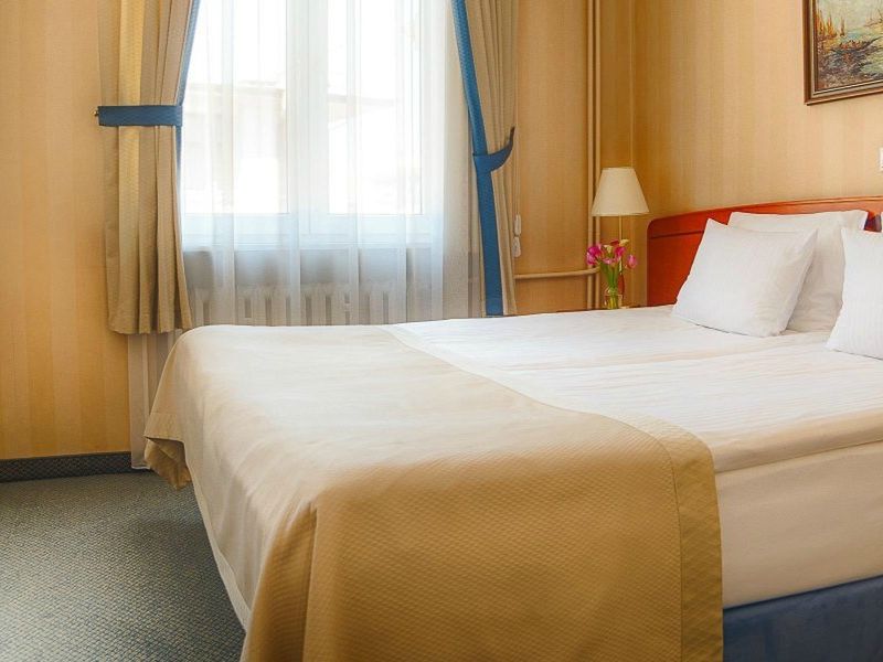 budynek główny, teren hotelu, pokój
