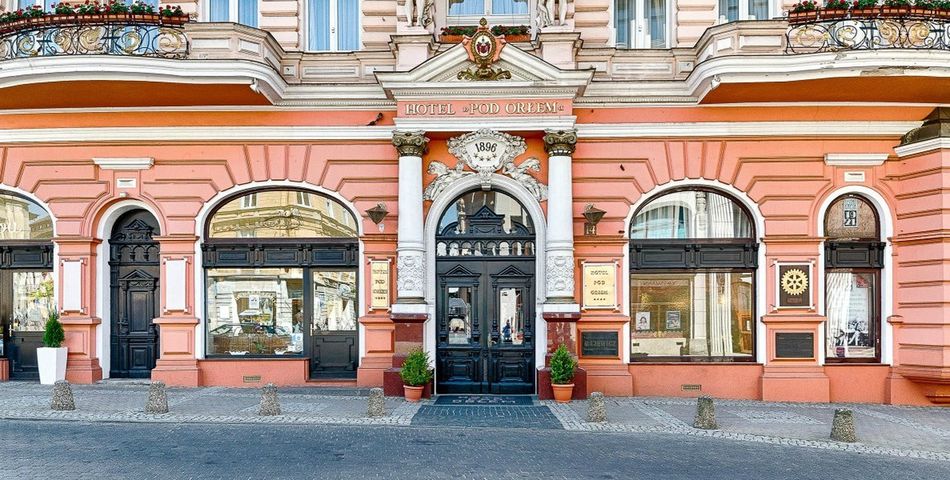 obiekt, budynek główny, teren hotelu