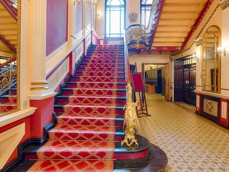 obiekt, budynek główny, teren hotelu