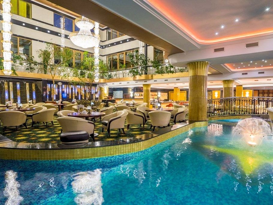basen, pool bar