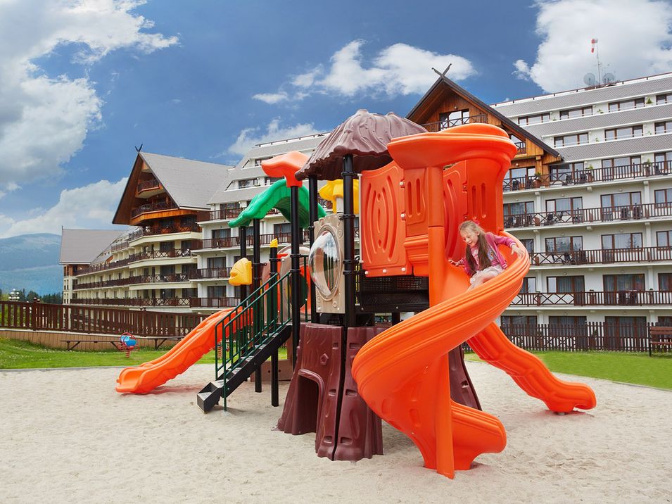 teren hotelu, plac zabaw