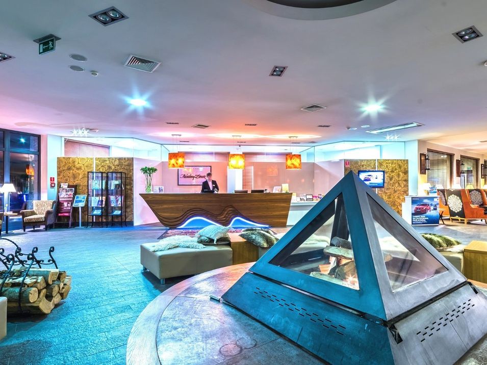 budynek główny, recepcja / lobby, teren hotelu