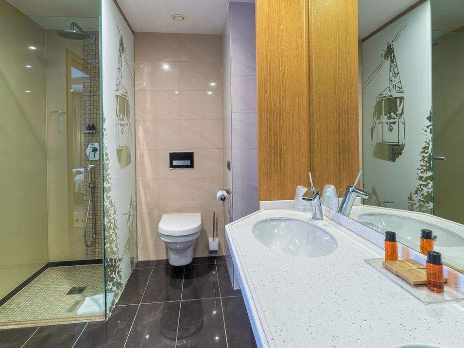 budynek główny, teren hotelu, łazienka