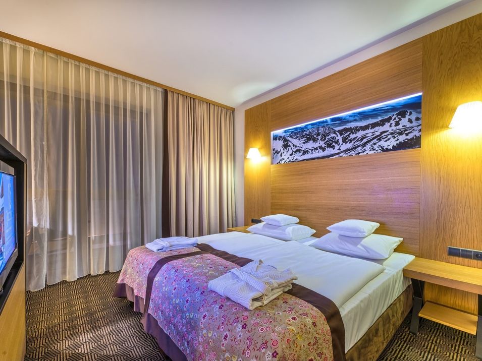 budynek główny, teren hotelu, pokój