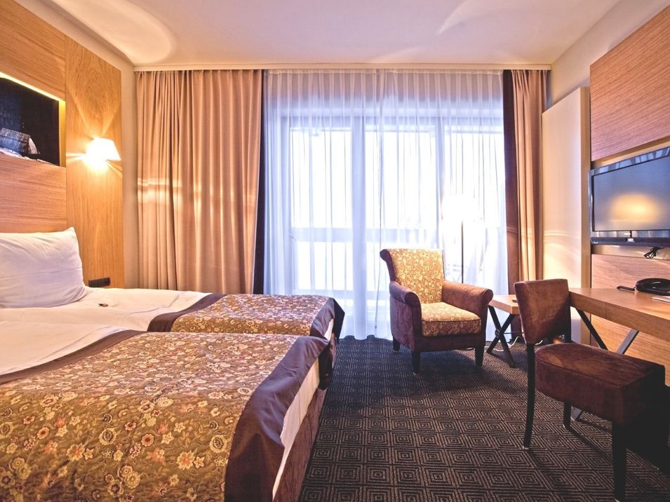 budynek główny, teren hotelu, pokój, rodzinny