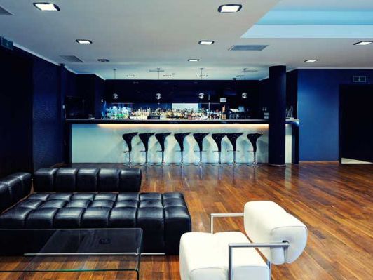 teren hotelu, drink bar