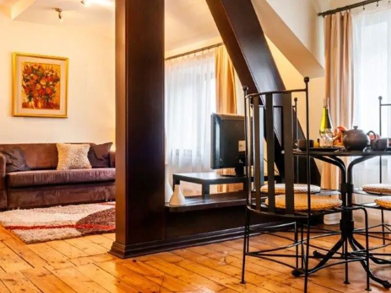 Home & Travel Ap (Łódź)
