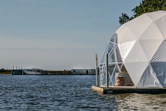 HT Houseboats