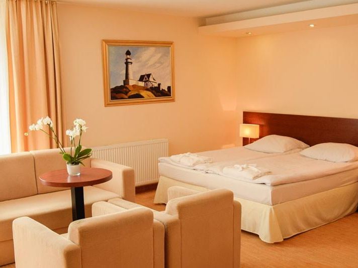 budynek główny, teren hotelu, pokój, apartament