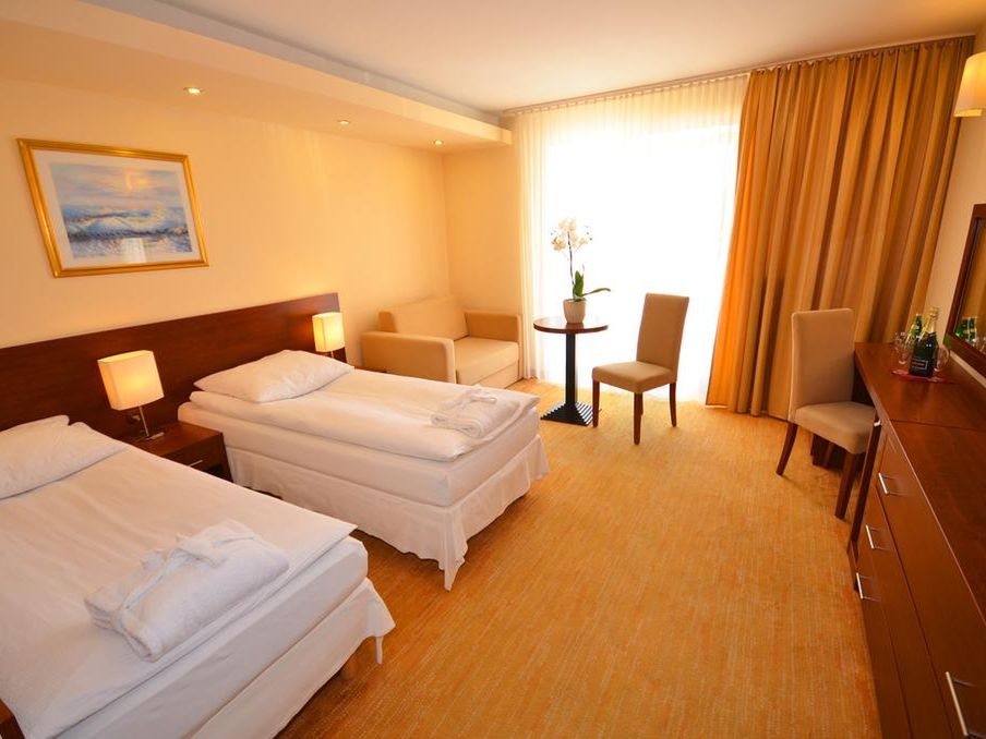 budynek główny, teren hotelu, pokój, rodzinny