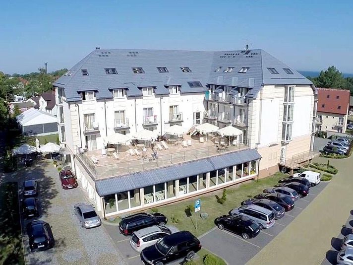 obiekt, budynek główny, teren hotelu