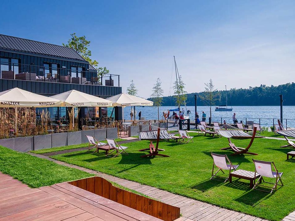 obiekt, teren hotelu