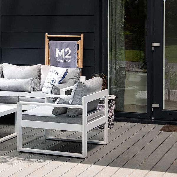 M2 Summer House
