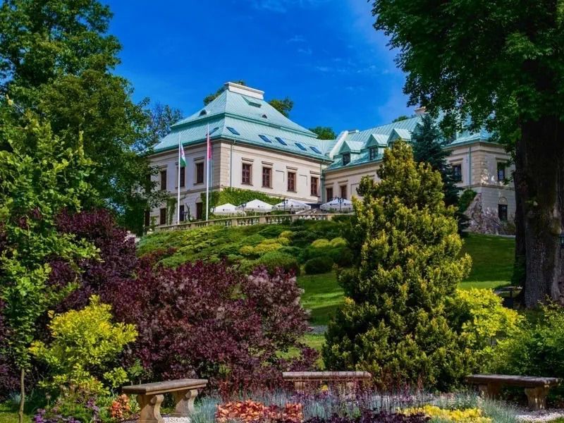 Manor House