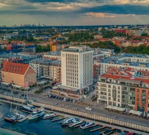 Marina Club