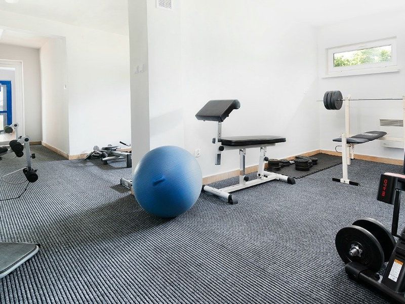 budynek główny, teren hotelu, sport i rekreacja, siłownia