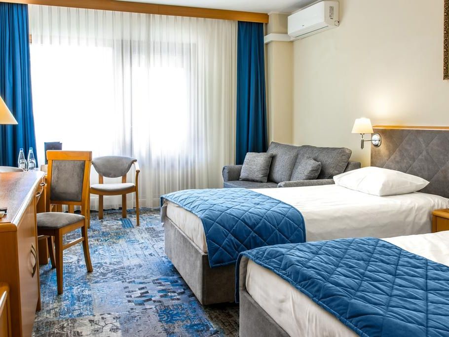 budynek główny, teren hotelu, pokój, rodzinny