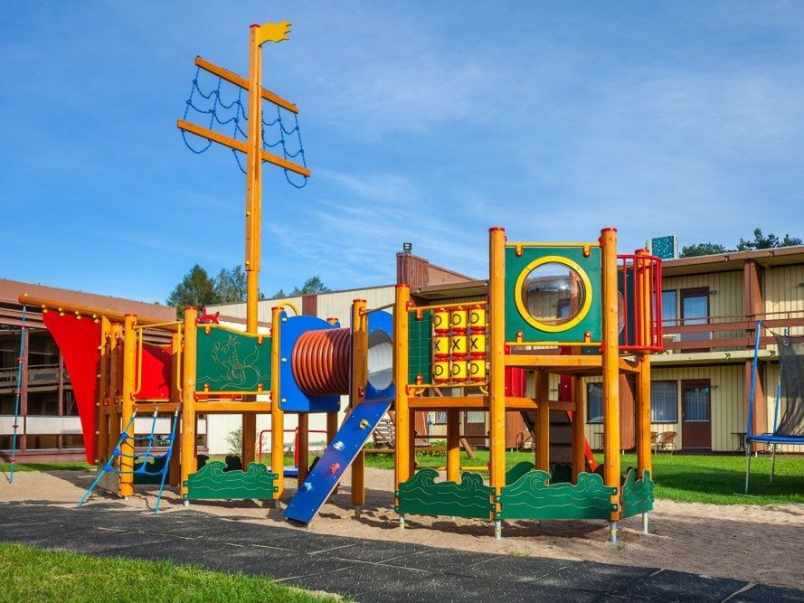 teren hotelu, dla dzieci, plac zabaw, kids club, rozrywka