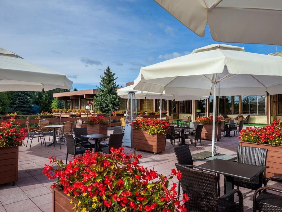 teren hotelu, restauracja, kawiarnia