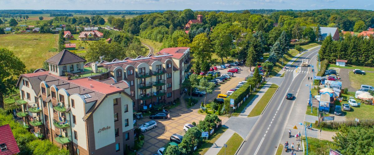 obiekt, budynek główny, teren hotelu