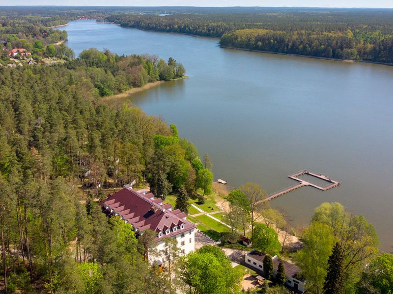 obiekt, budynek główny, teren hotelu