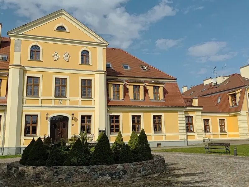 Pałac w Rymaniu 3*
