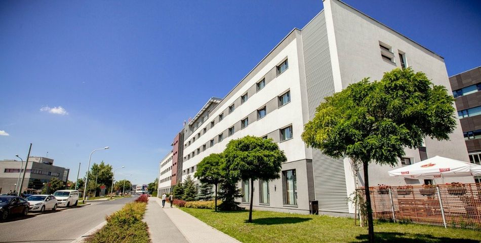 obiekt, budynek główny, teren hotelu