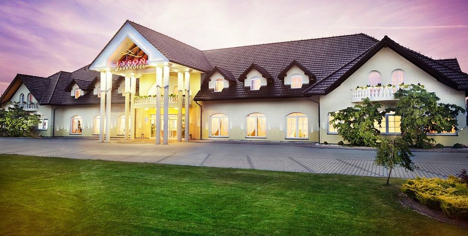 obiekt, budynek główny, teren hotelu
