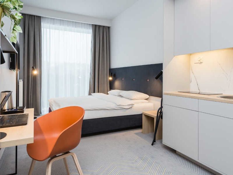 budynek główny, teren hotelu, pokój