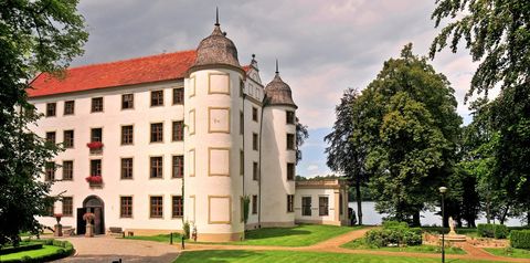 budynek główny, teren hotelu