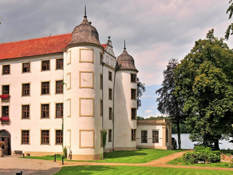 budynek główny, teren hotelu
