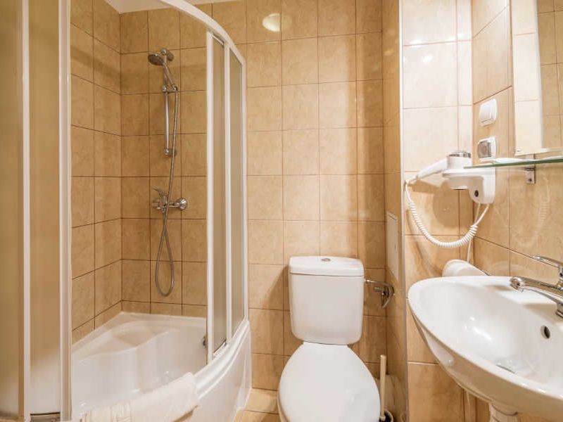 teren hotelu, łazienka