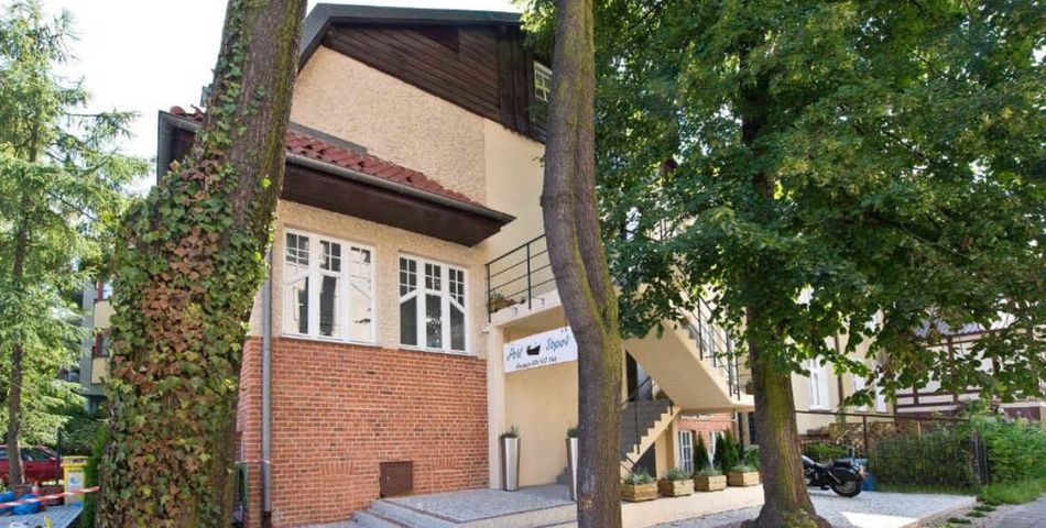 obiekt, budynek główny, teren hotelu