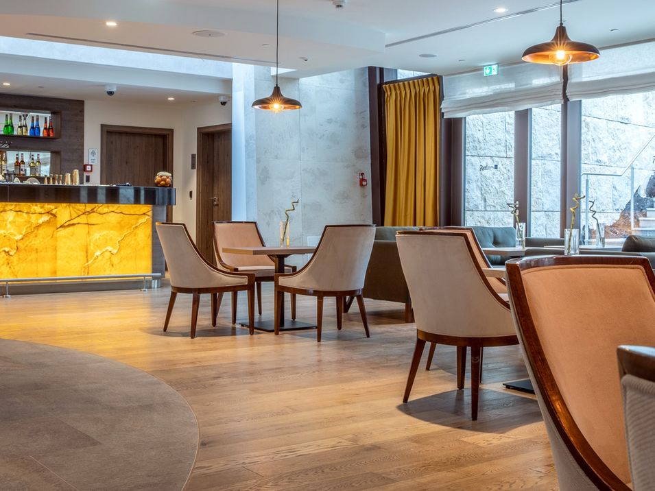 lobby bar, drink bar