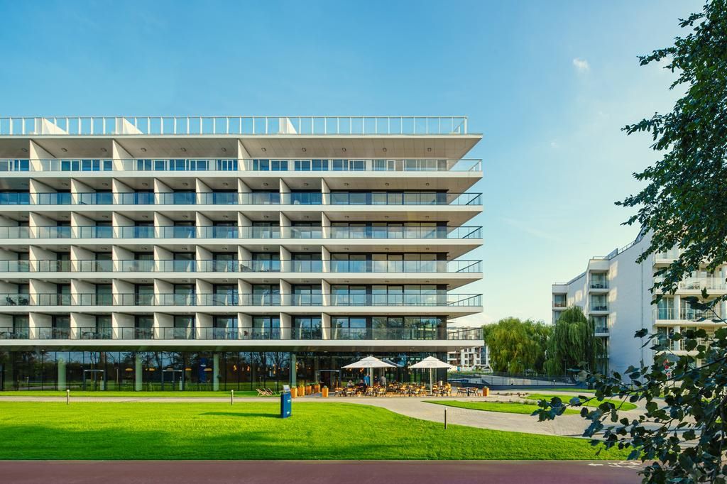 obiekt, budynek główny, teren hotelu