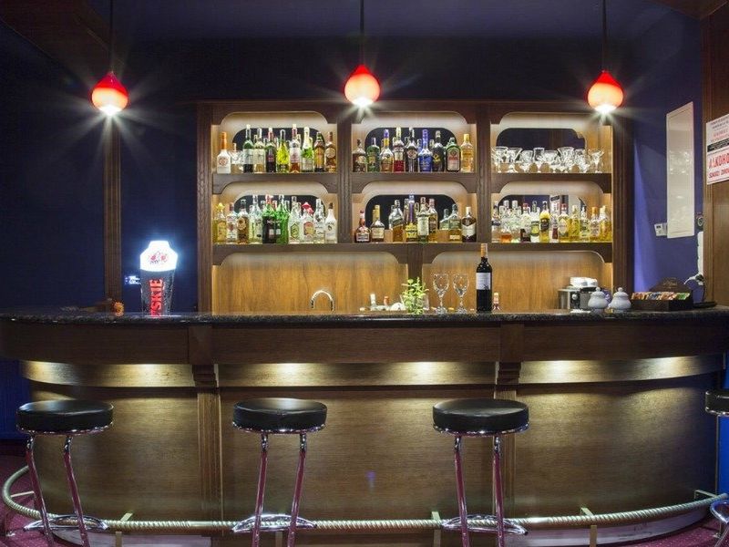 lobby bar