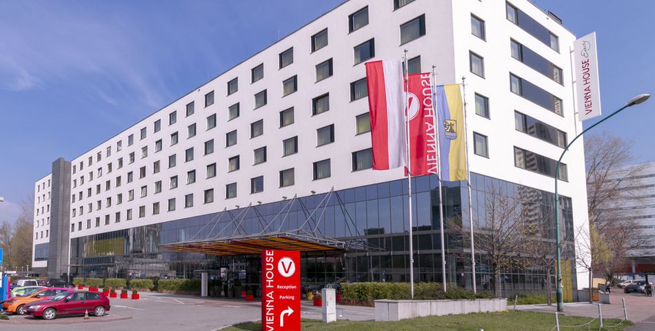 obiekt, budynek główny, teren hotelu