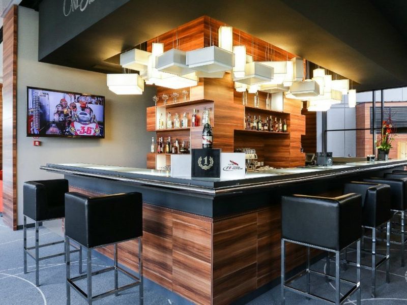 budynek główny, teren hotelu, restauracja, lobby bar, drink bar