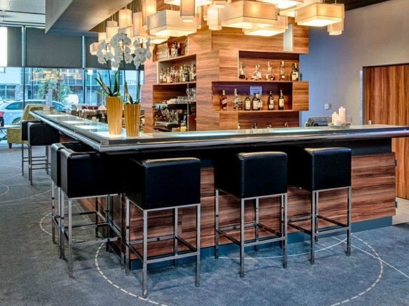 budynek główny, teren hotelu, restauracja, lobby bar, drink bar