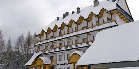 obiekt, budynek główny, teren hotelu