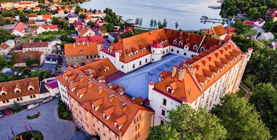 obiekt, teren hotelu