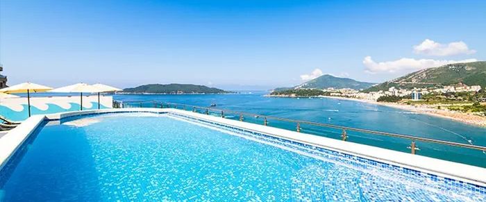 teren hotelu, plaża, basen