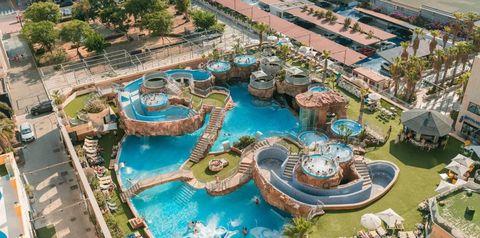 obiekt, teren hotelu, basen