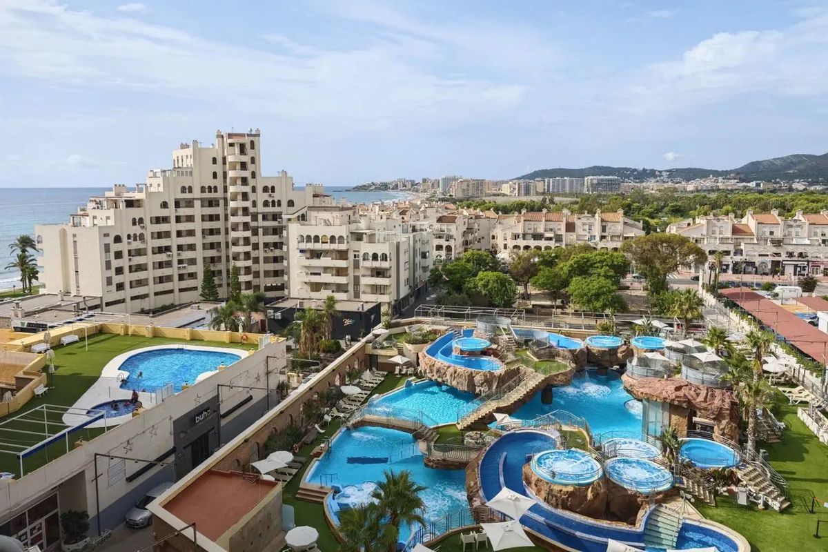 obiekt, teren hotelu, basen