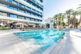 Port Alicante (ex. Holiday Inn)