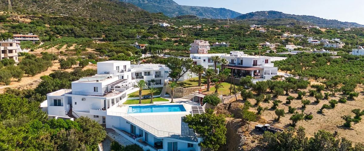 obiekt, teren hotelu, basen