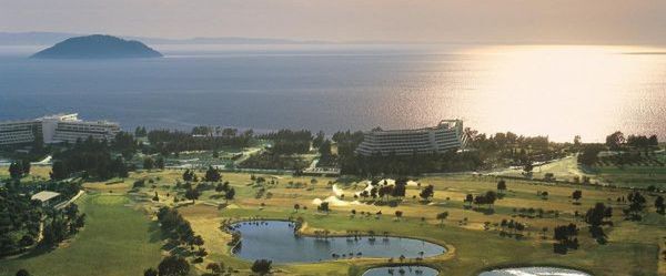 obiekt, teren hotelu, pole golfowe