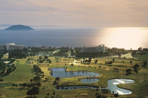 obiekt, teren hotelu, pole golfowe