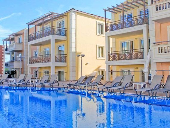 obiekt, teren hotelu, basen
