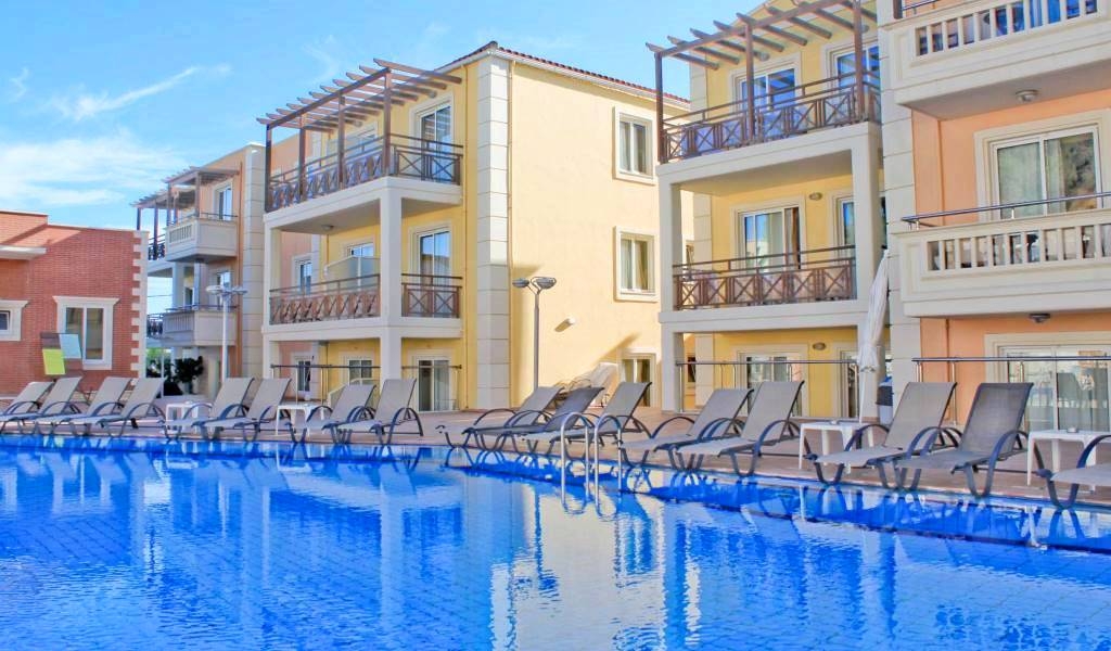 obiekt, teren hotelu, basen